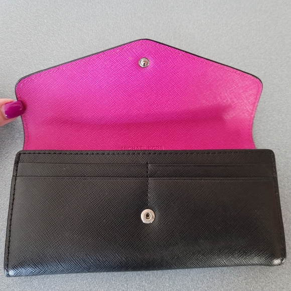 Michael Kors Snap Front Leather Wallet RARE - Picture 1 of 6